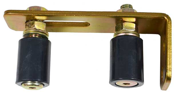 Guide rollers in a gate bracket